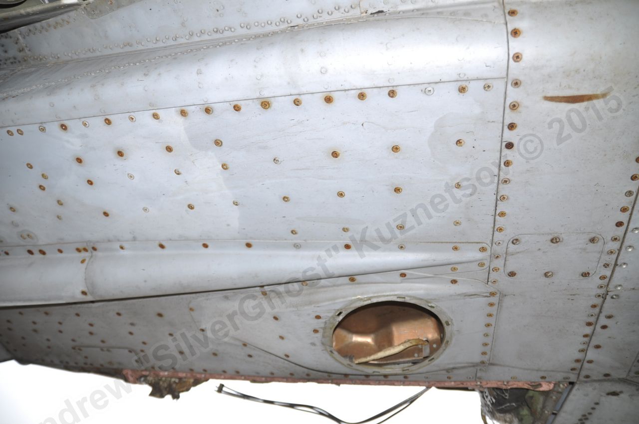 MiG-25PU_undercarriage_0189.jpg