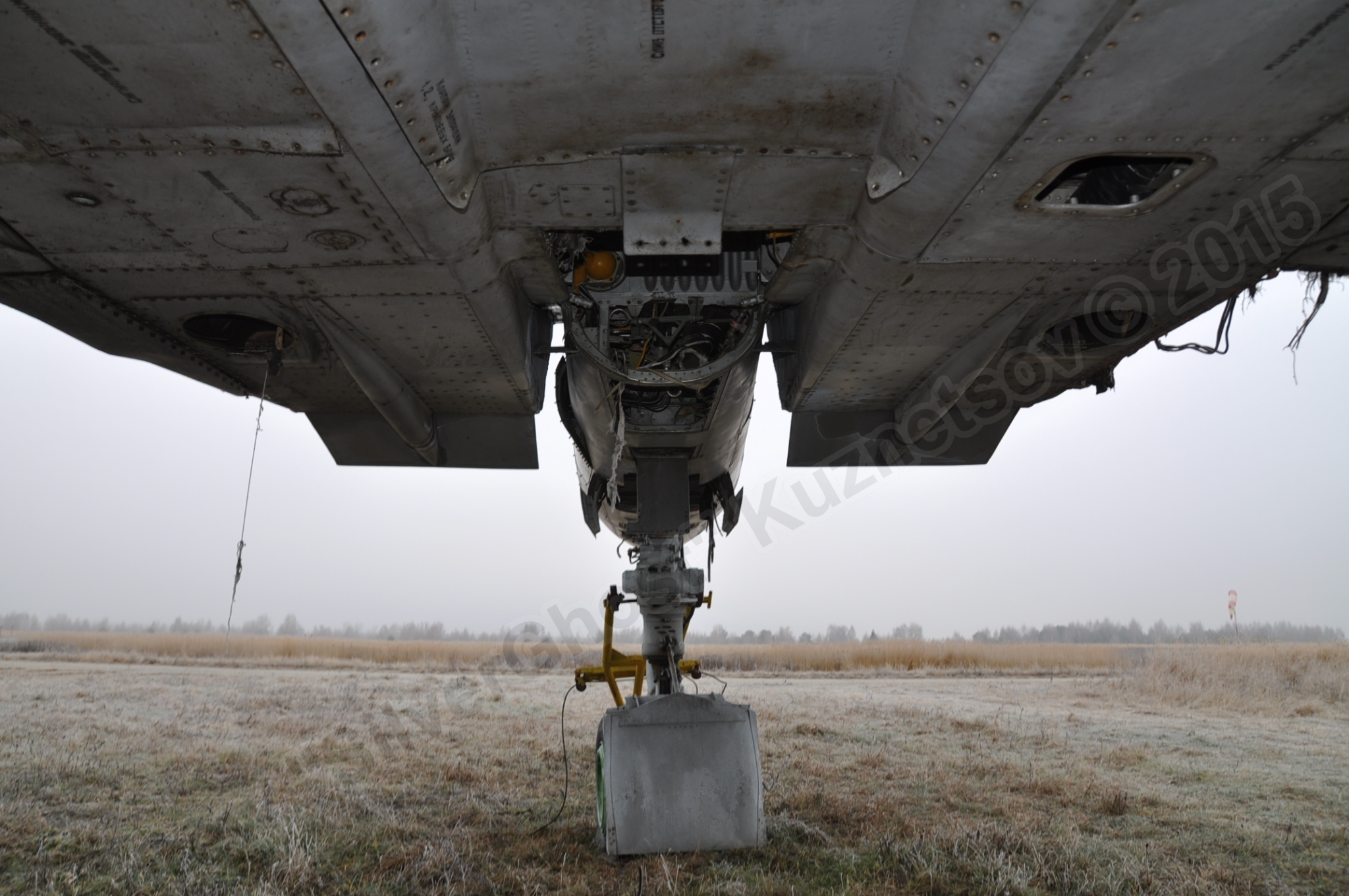 MiG-25PU_undercarriage_0202.jpg