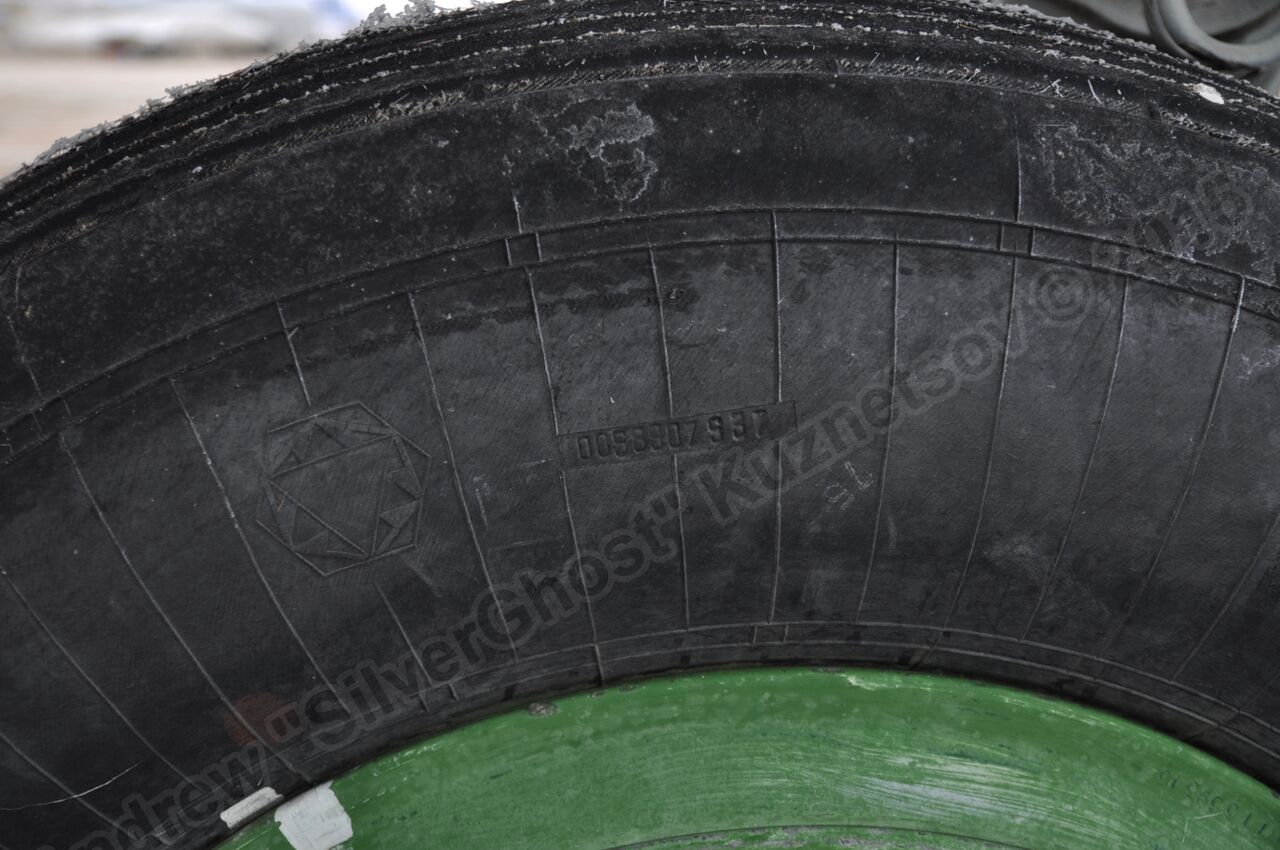 MiG-25PU_undercarriage_0210.jpg
