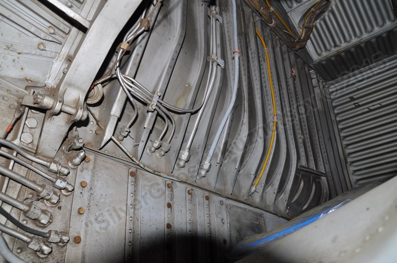 MiG-25PU_undercarriage_0218.jpg