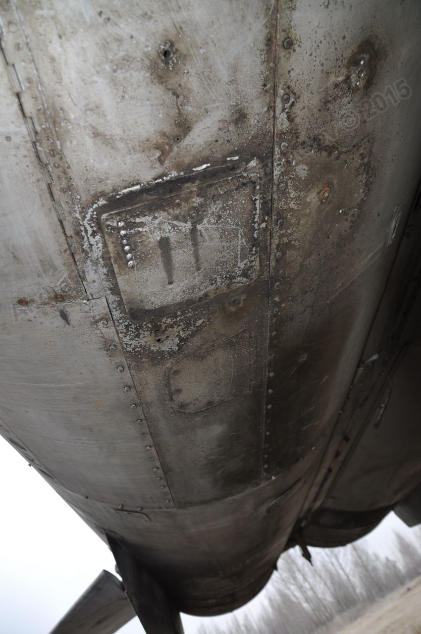 MiG-25PU_undercarriage_0240.jpg