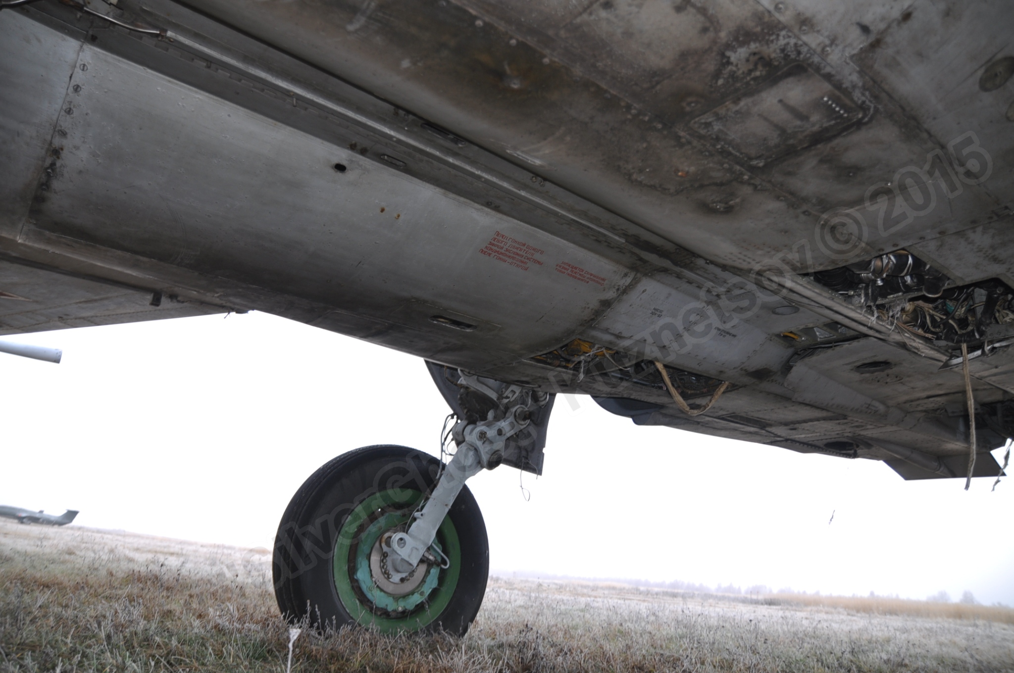 MiG-25PU_undercarriage_0255.jpg