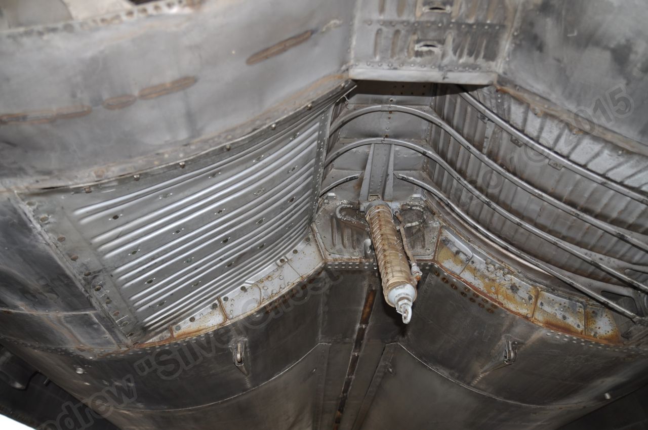 MiG-25PU_undercarriage_0269.jpg