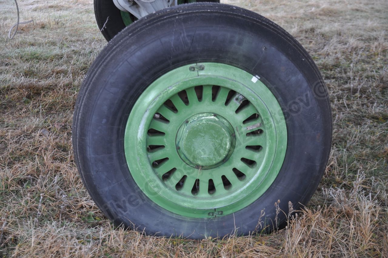 MiG-25PU_undercarriage_0272.jpg