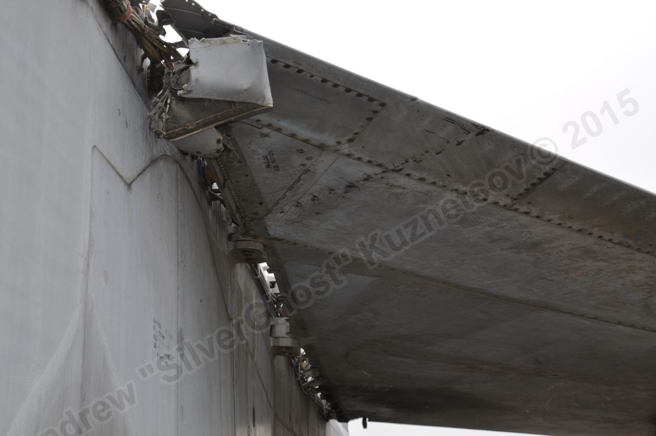 MiG-25PU_undercarriage_0274.jpg