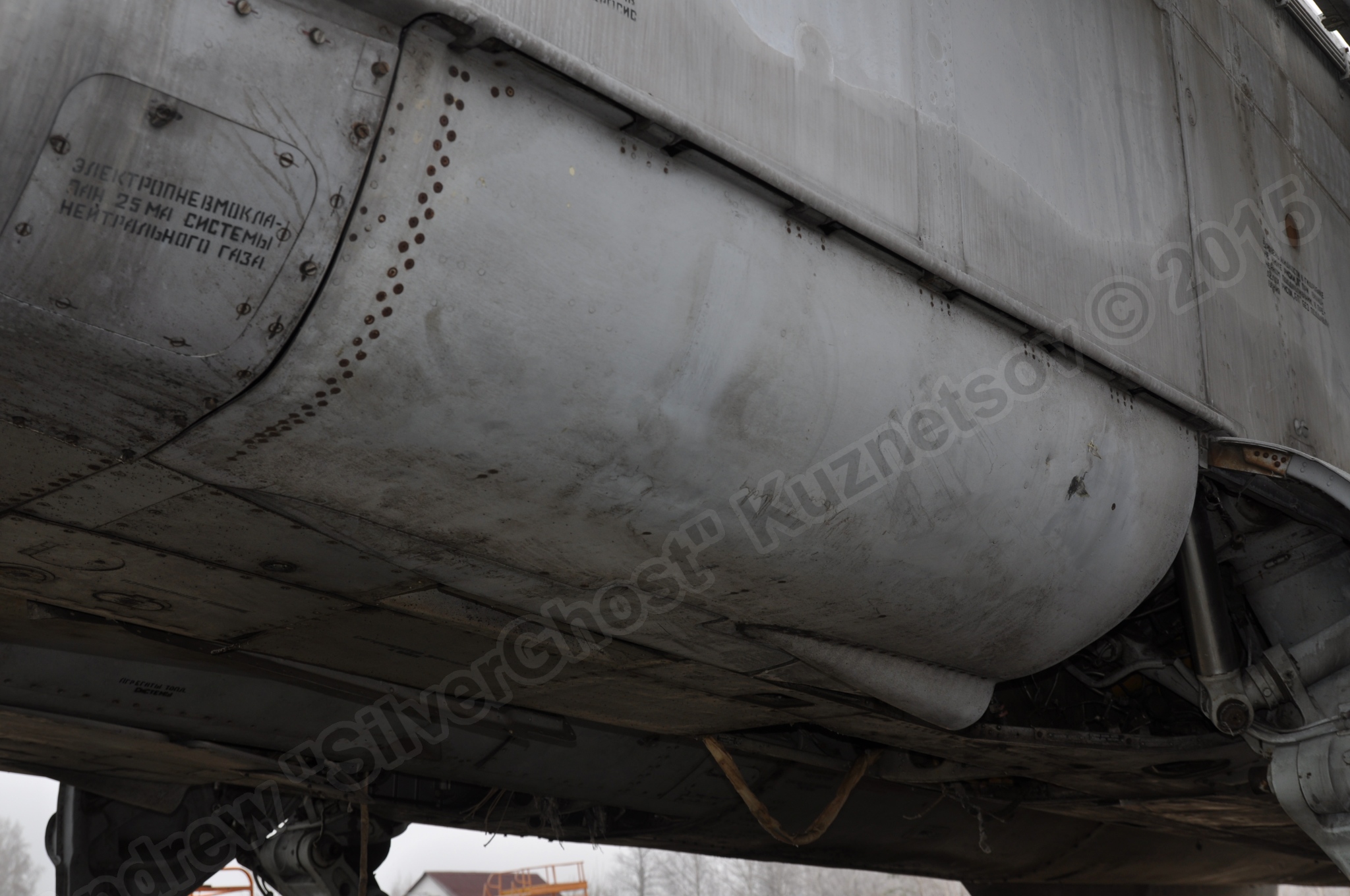 MiG-25PU_undercarriage_0278.jpg