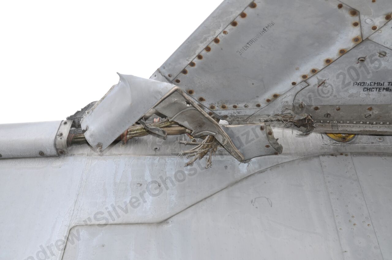 MiG-25PU_undercarriage_0280.jpg