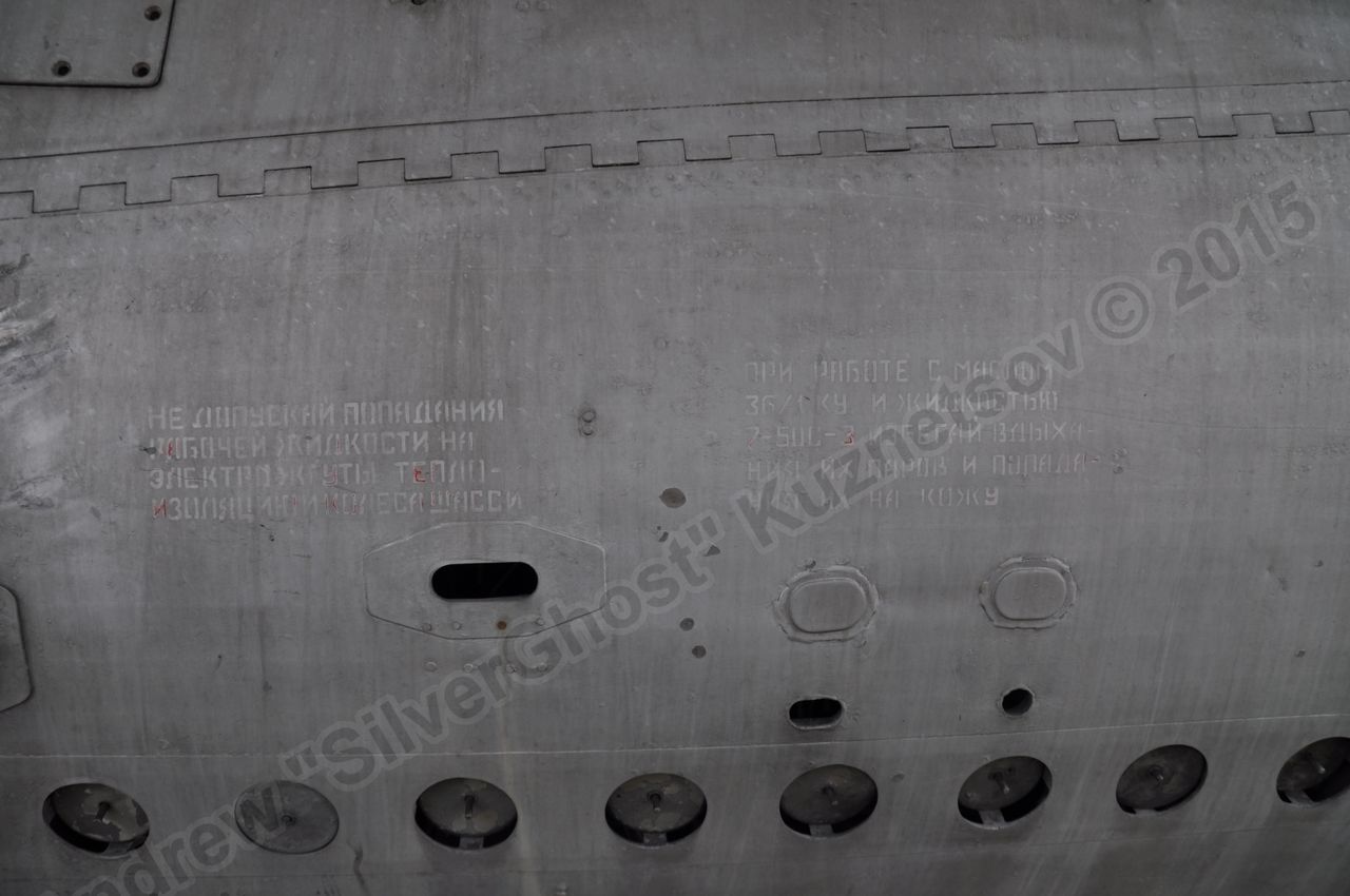 MiG-25PU_undercarriage_0287.jpg