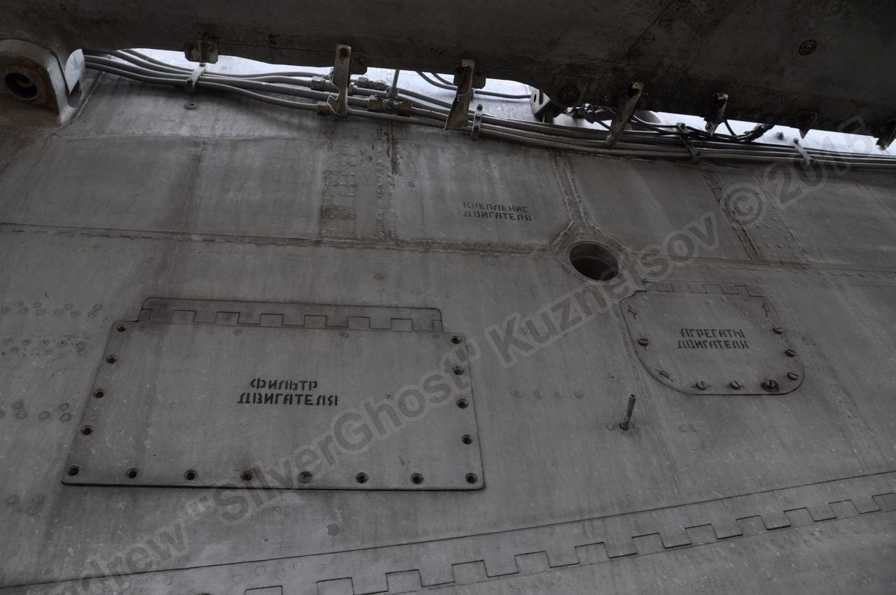 MiG-25PU_undercarriage_0290.jpg