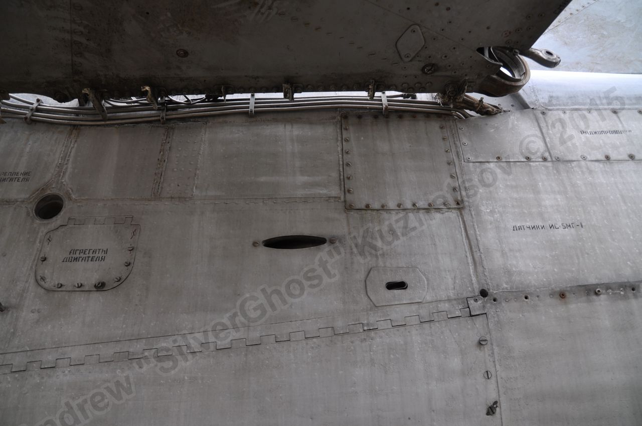 MiG-25PU_undercarriage_0291.jpg