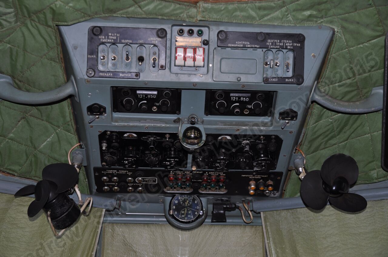 Yak-40_RA-87500_0017.jpg