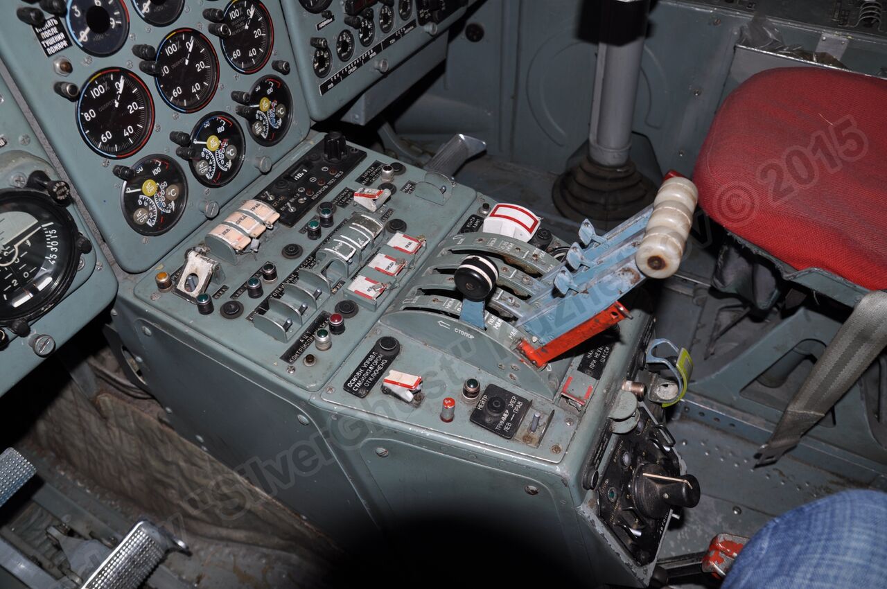 Yak-40_RA-87500_0032.jpg