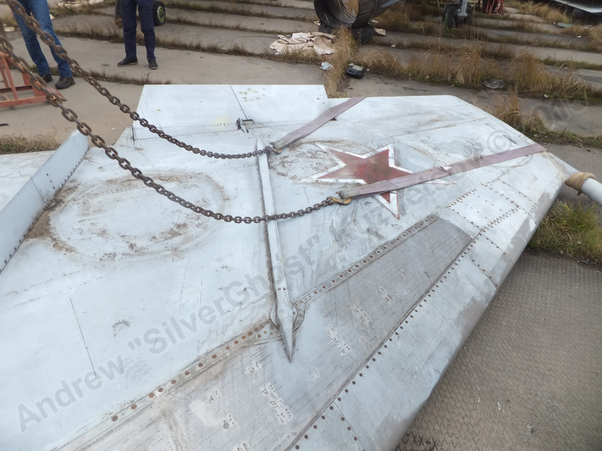 MiG-25PU_wing_0021.jpg