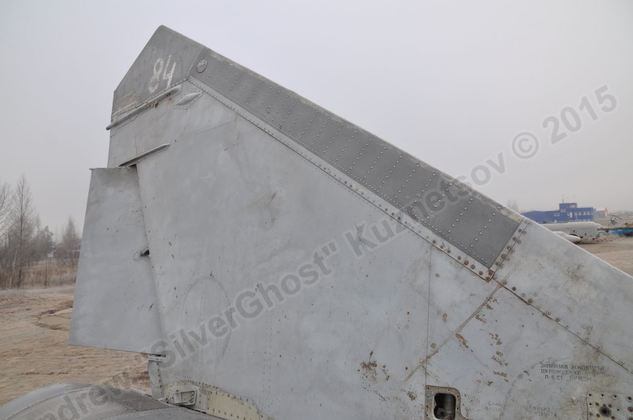 MiG-25PU_wing_0107.jpg