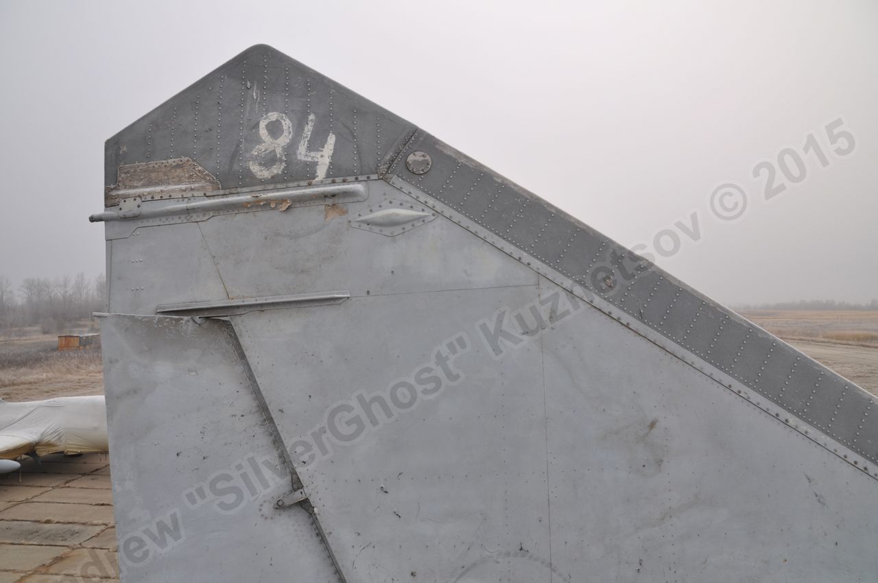 MiG-25PU_wing_0114.jpg