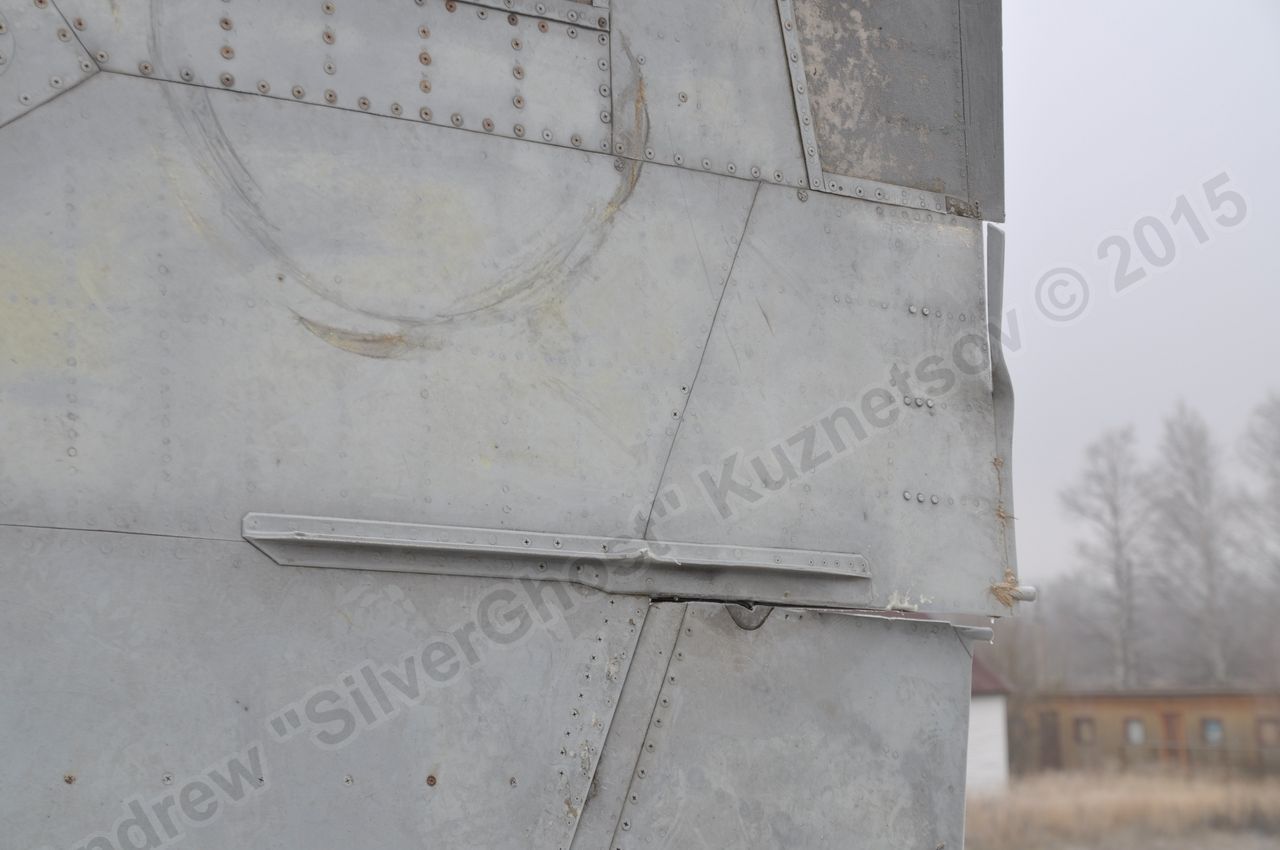 MiG-25PU_wing_0141.jpg