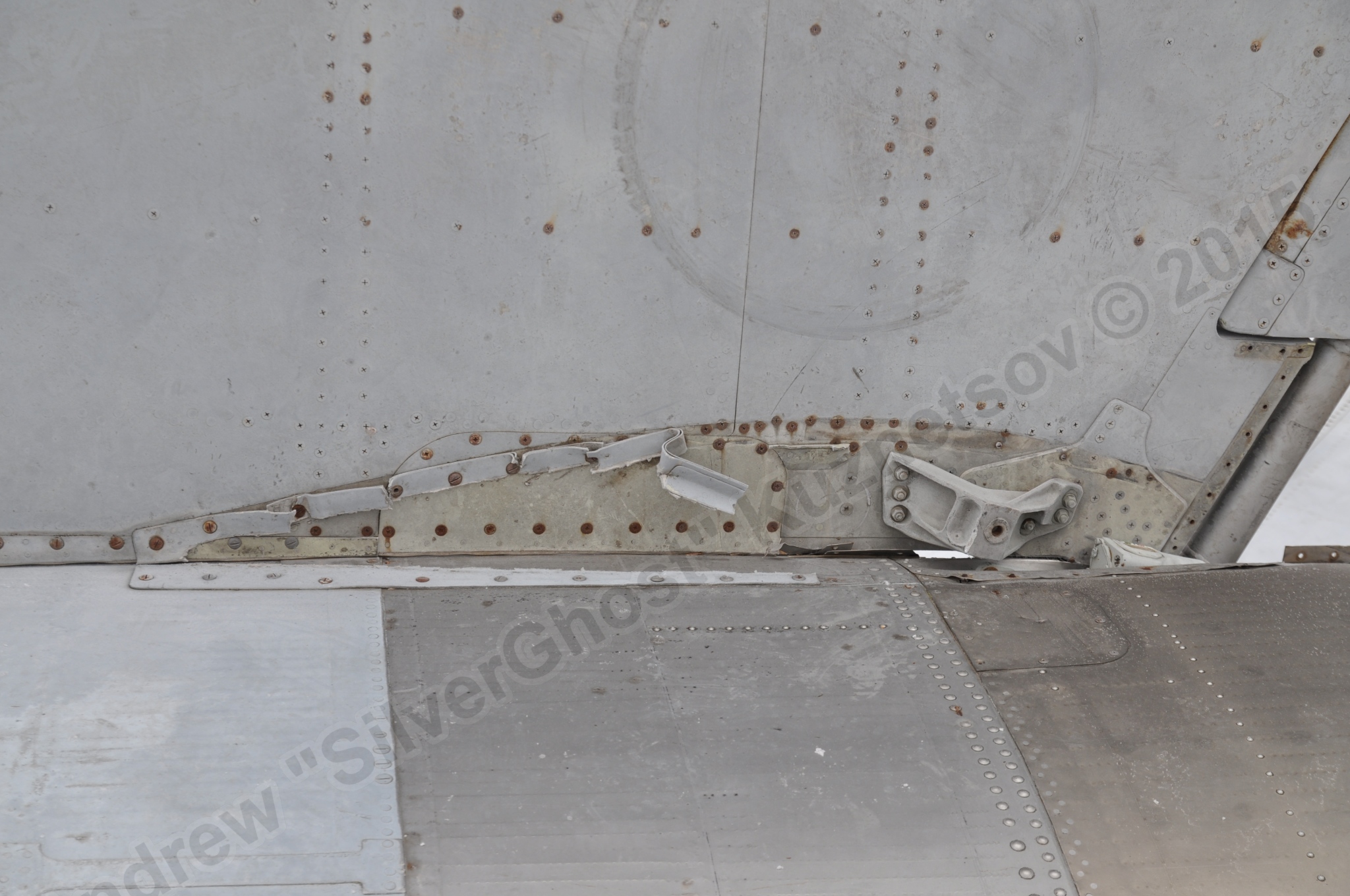 MiG-25PU_wing_0143.jpg