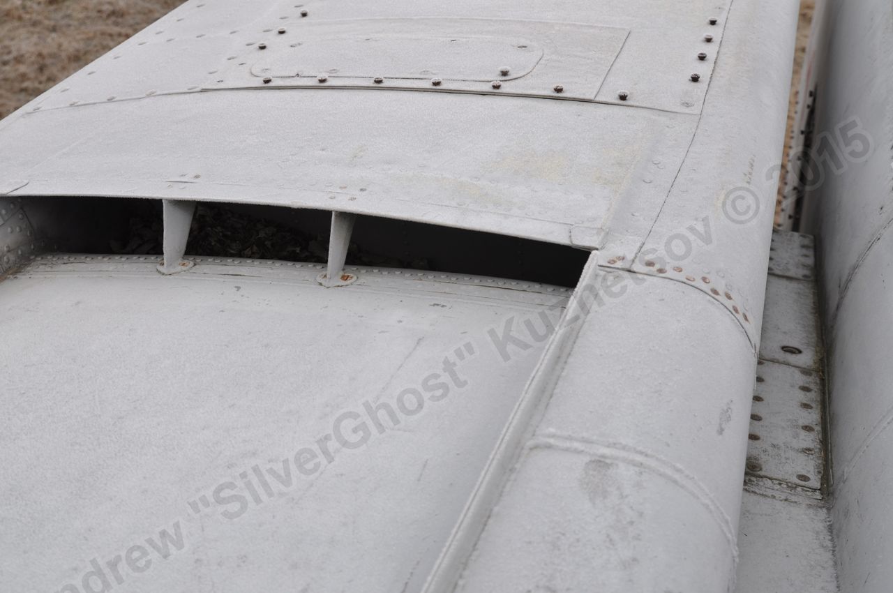 MiG-25PU_wing_0179.jpg