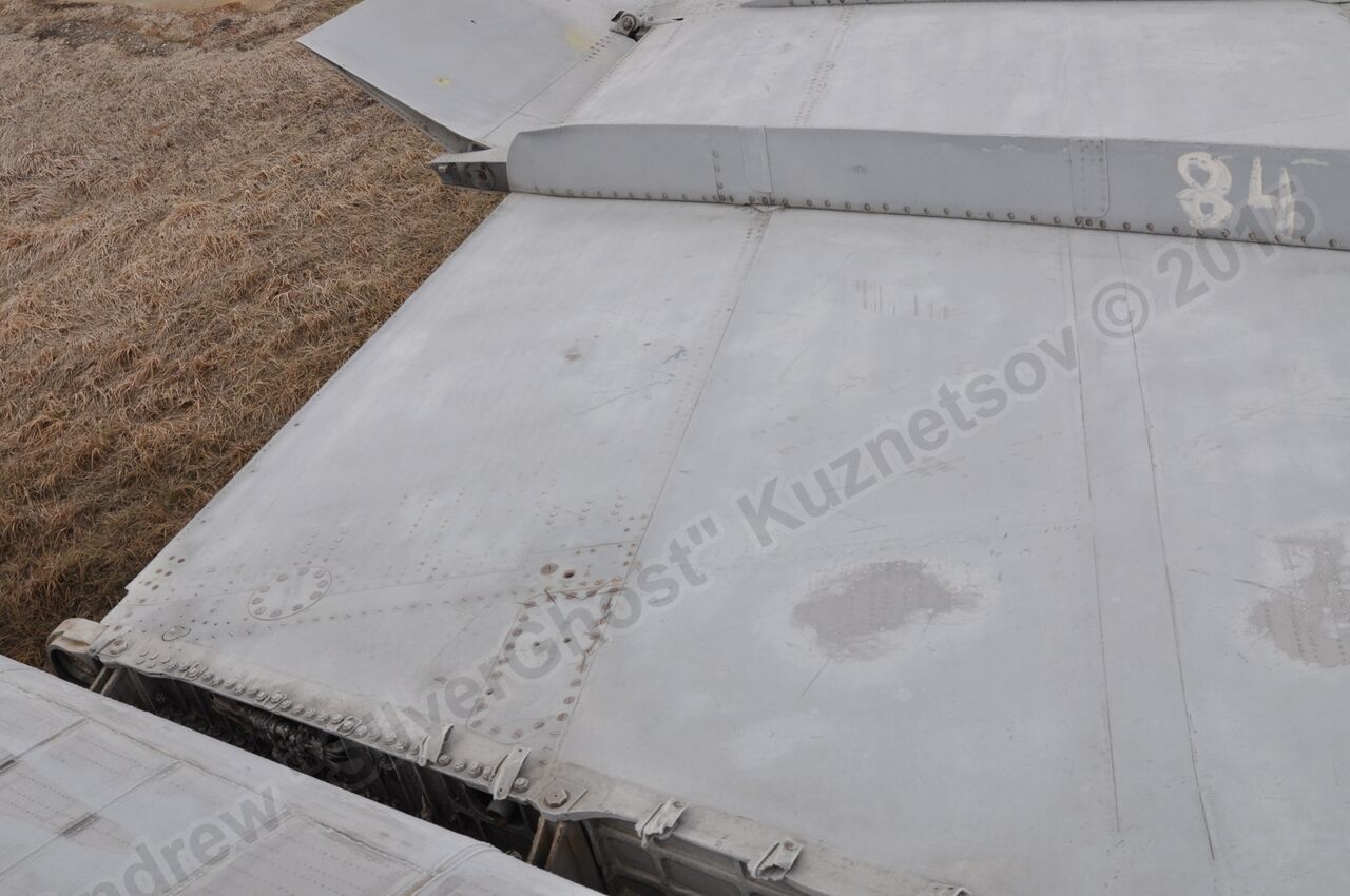 MiG-25PU_wing_0218.jpg