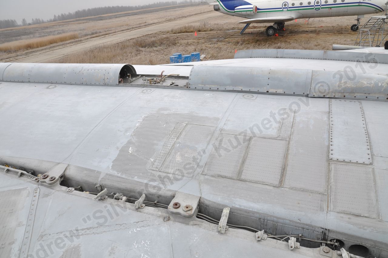 MiG-25PU_wing_0235.jpg