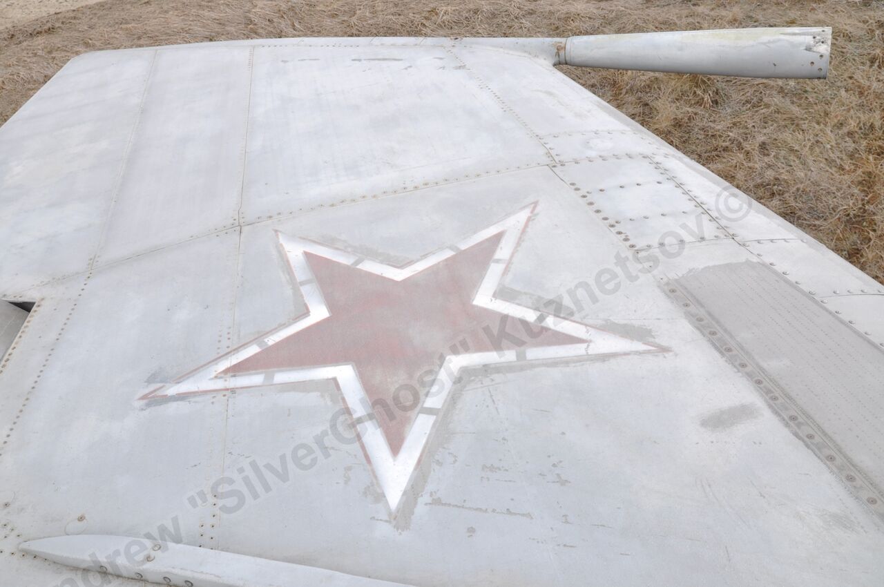 MiG-25PU_wing_0241.jpg