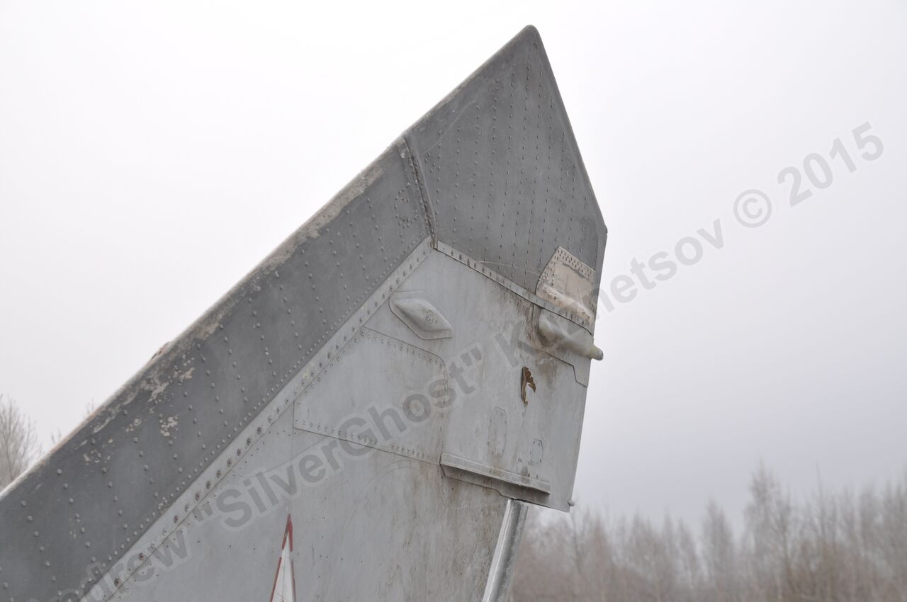 MiG-25PU_wing_0251.jpg