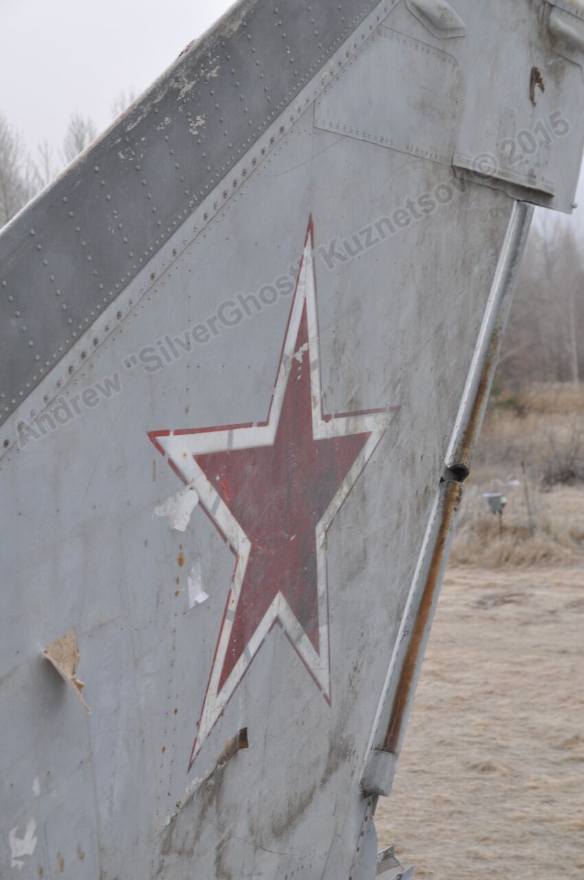 MiG-25PU_wing_0252.jpg