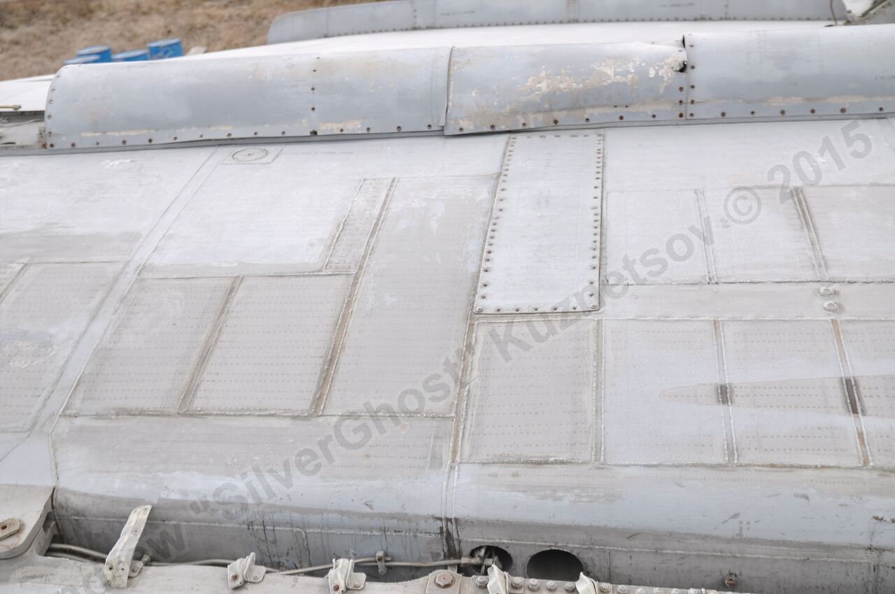 MiG-25PU_wing_0262.jpg