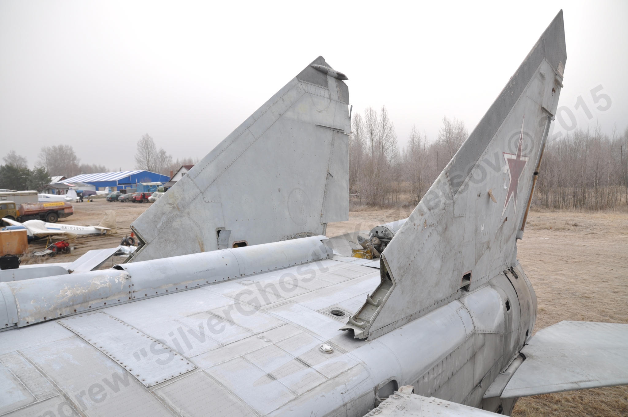 MiG-25PU_wing_0269.jpg
