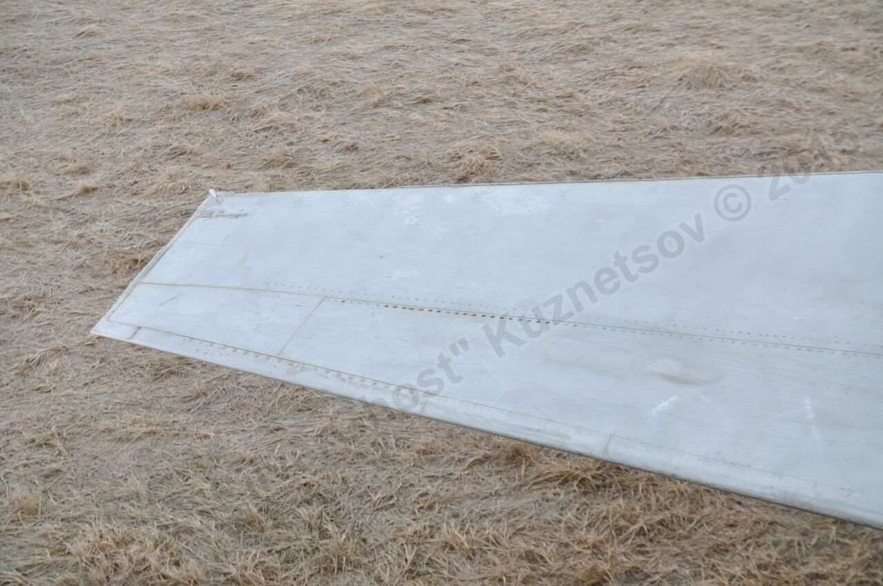 MiG-25PU_wing_0282.jpg
