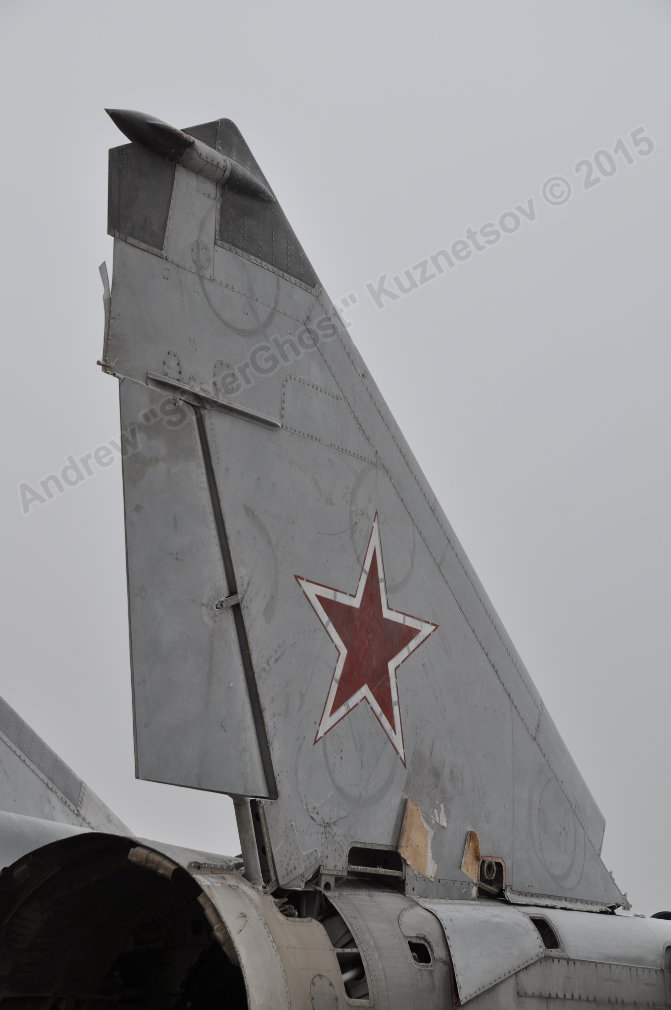 MiG-25PU_wing_0287.jpg