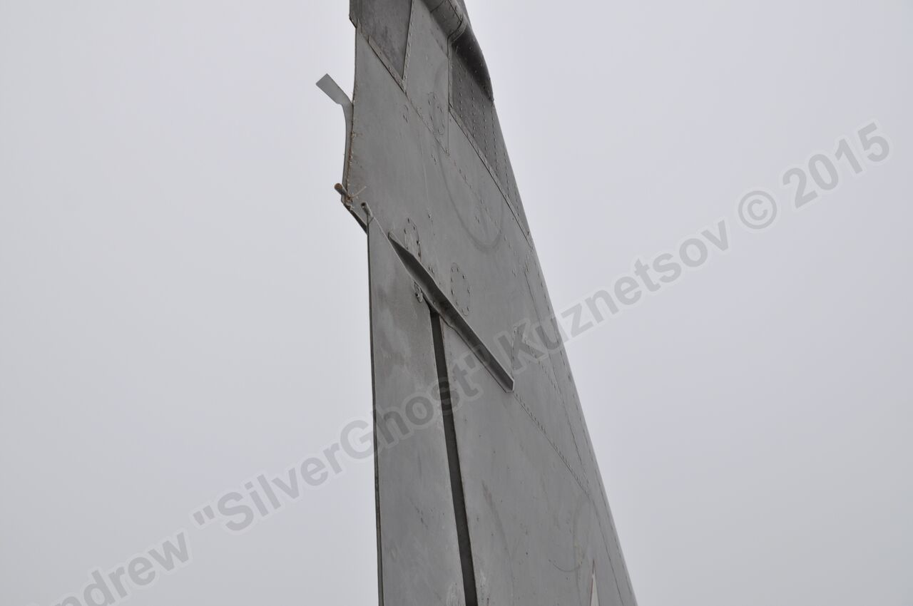 MiG-25PU_wing_0291.jpg
