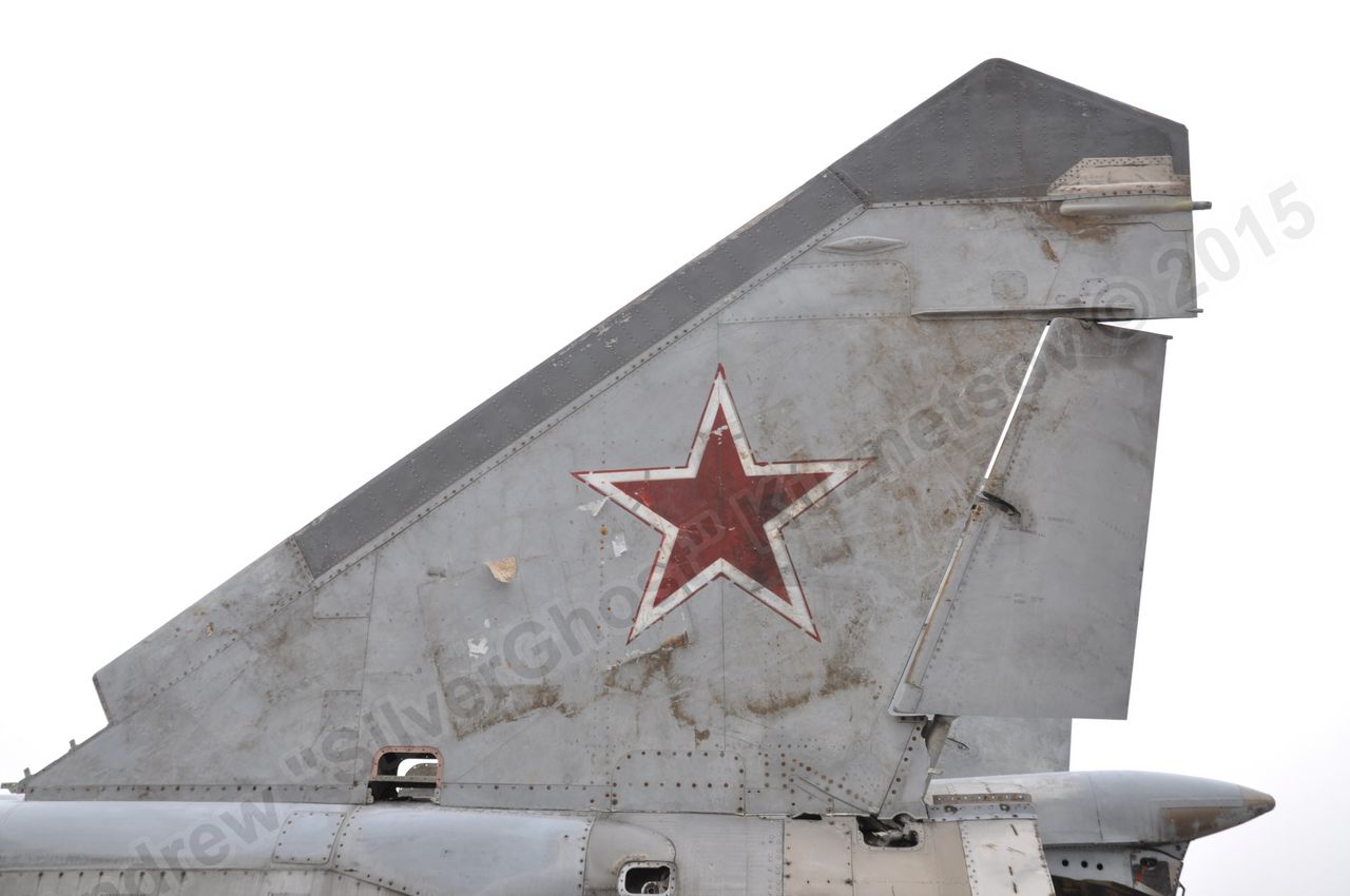 MiG-25PU_wing_0294.jpg