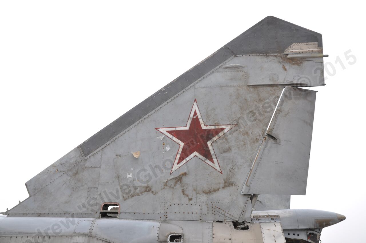 MiG-25PU_wing_0294.jpg