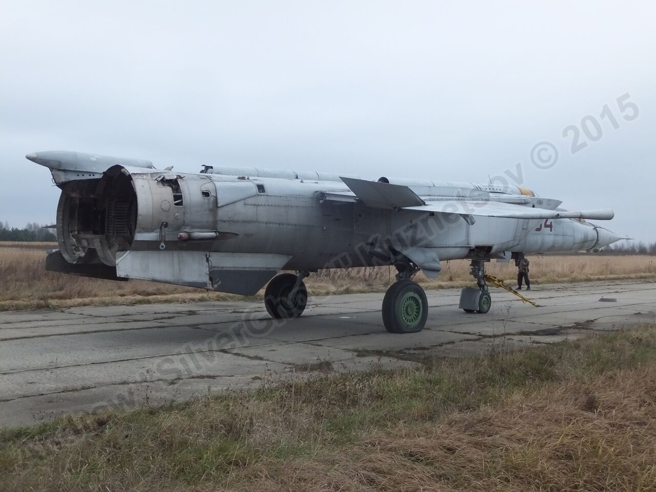 MiG-25PU_fuselage_0042.jpg