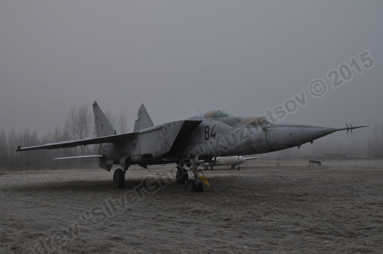 MiG-25PU_fuselage_0049.jpg