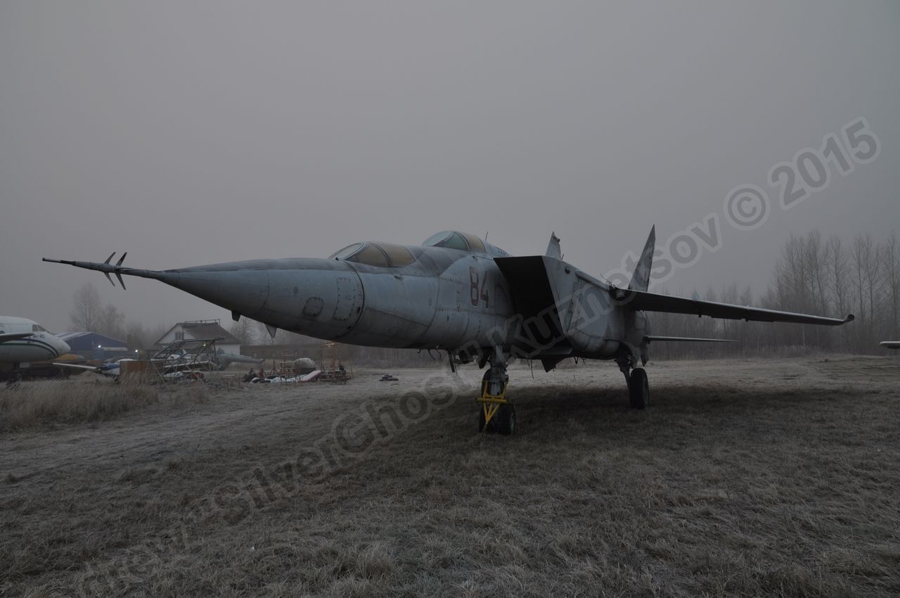 MiG-25PU_fuselage_0054.jpg