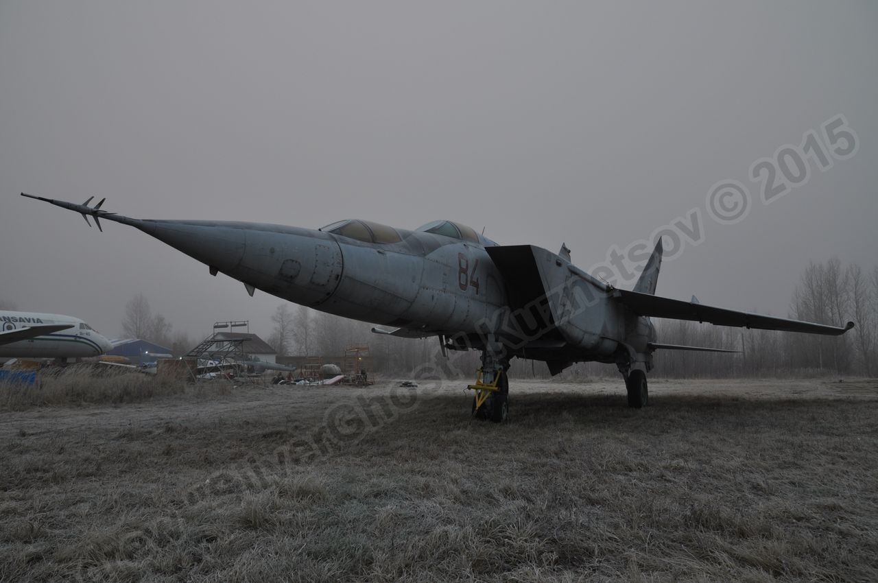 MiG-25PU_fuselage_0055.jpg