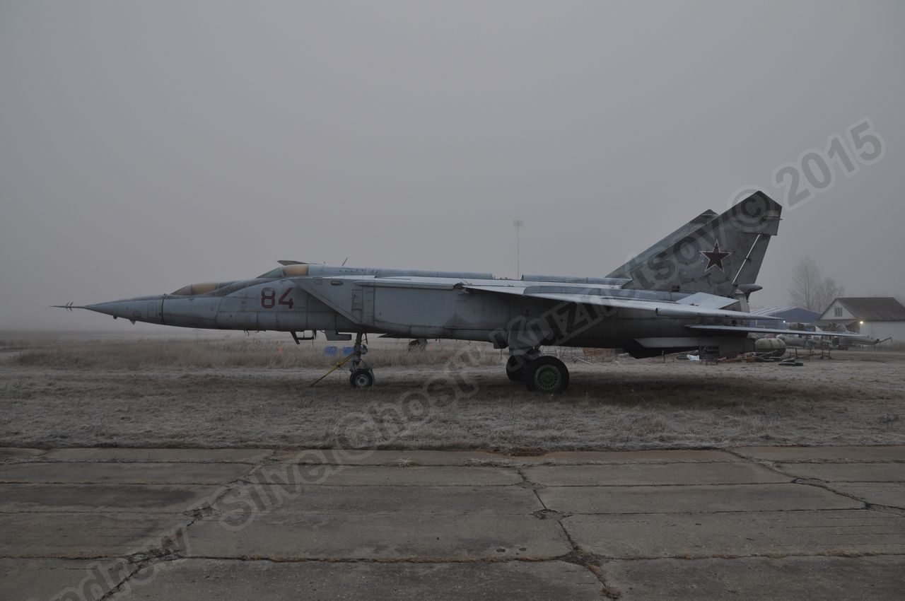 MiG-25PU_fuselage_0057.jpg