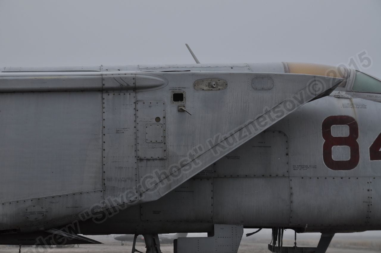 MiG-25PU_fuselage_0070.jpg