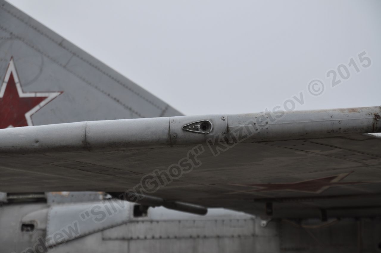 MiG-25PU_fuselage_0076.jpg