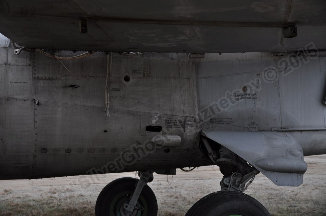 MiG-25PU_fuselage_0094.jpg