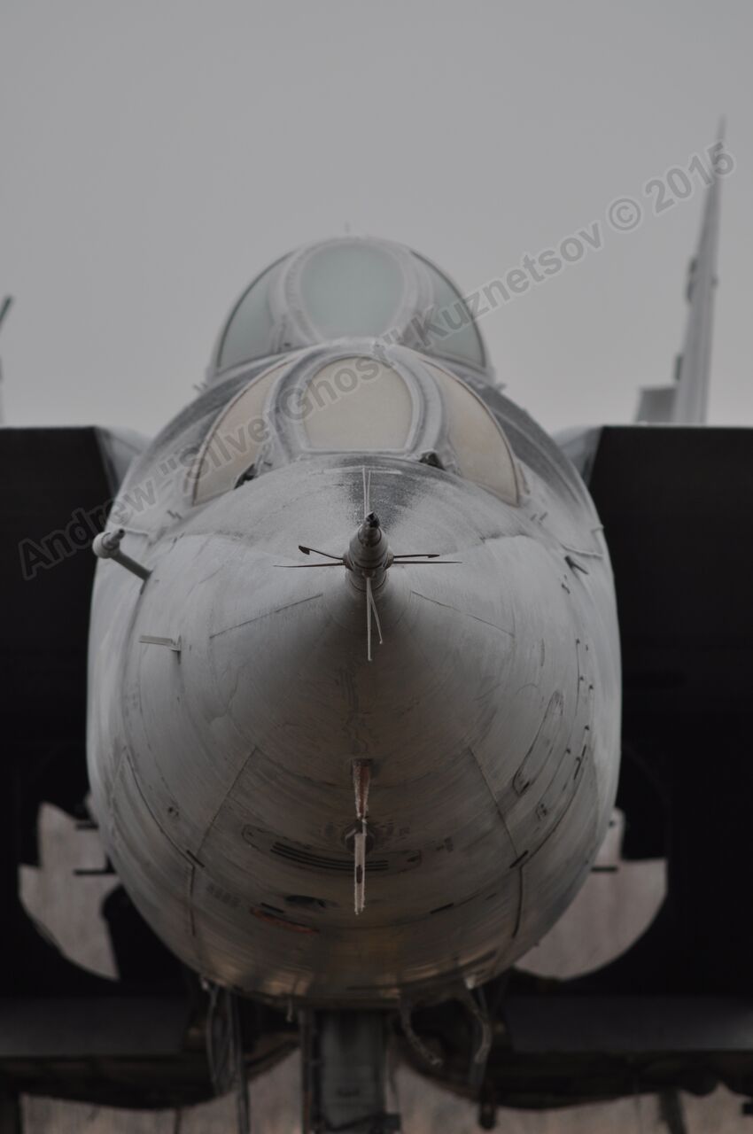 MiG-25PU_fuselage_0107.jpg