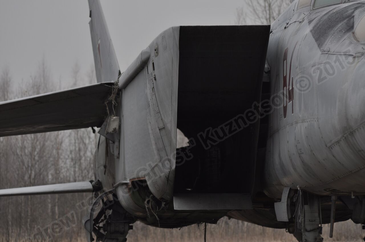 MiG-25PU_fuselage_0111.jpg