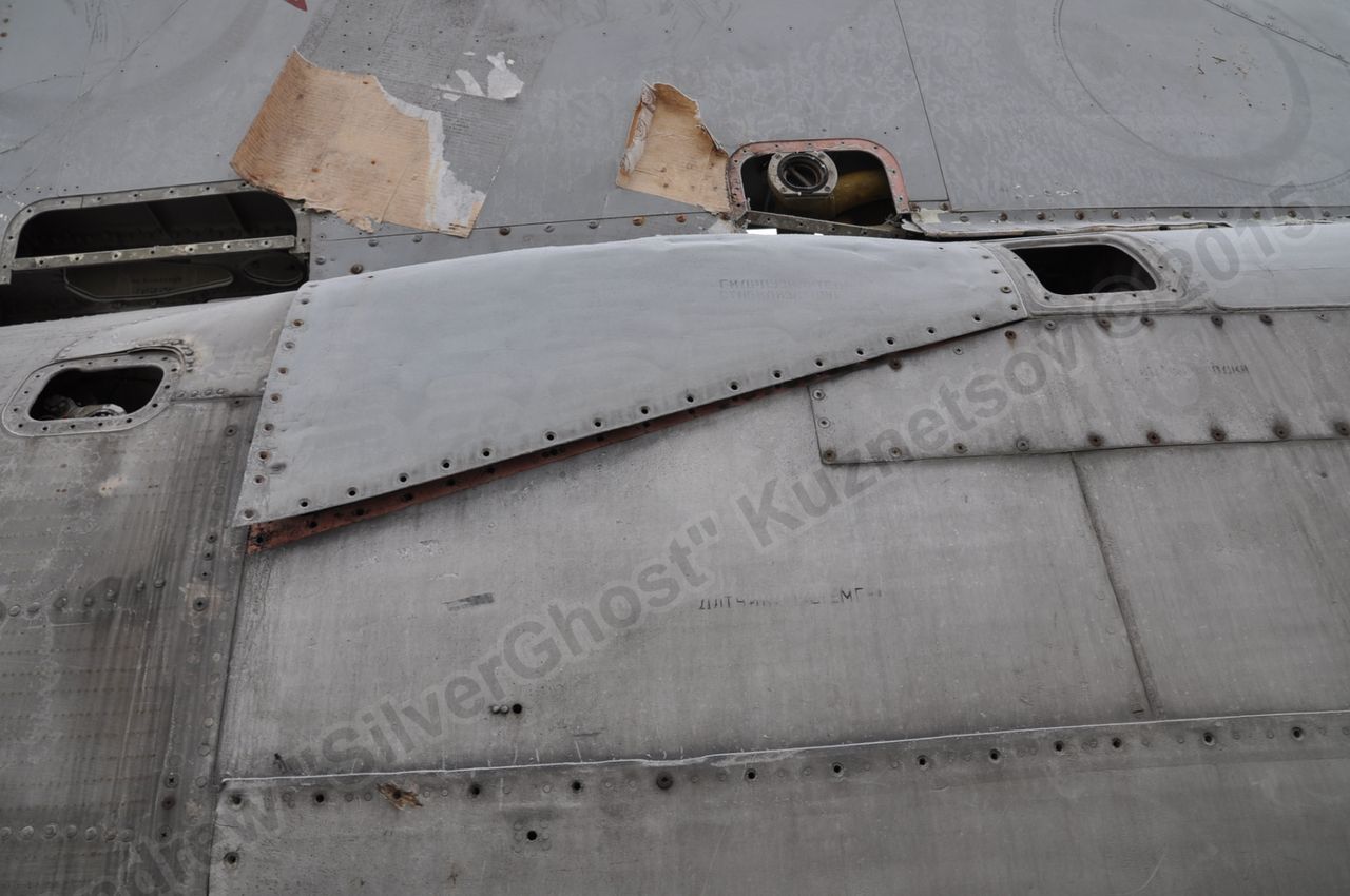 MiG-25PU_fuselage_0174.jpg