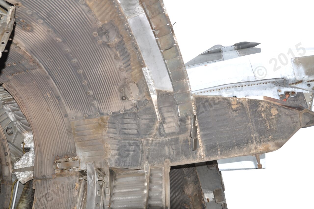 MiG-25PU_fuselage_0200.jpg