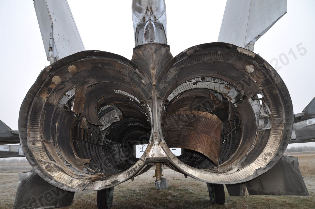 MiG-25PU_fuselage_0205.jpg