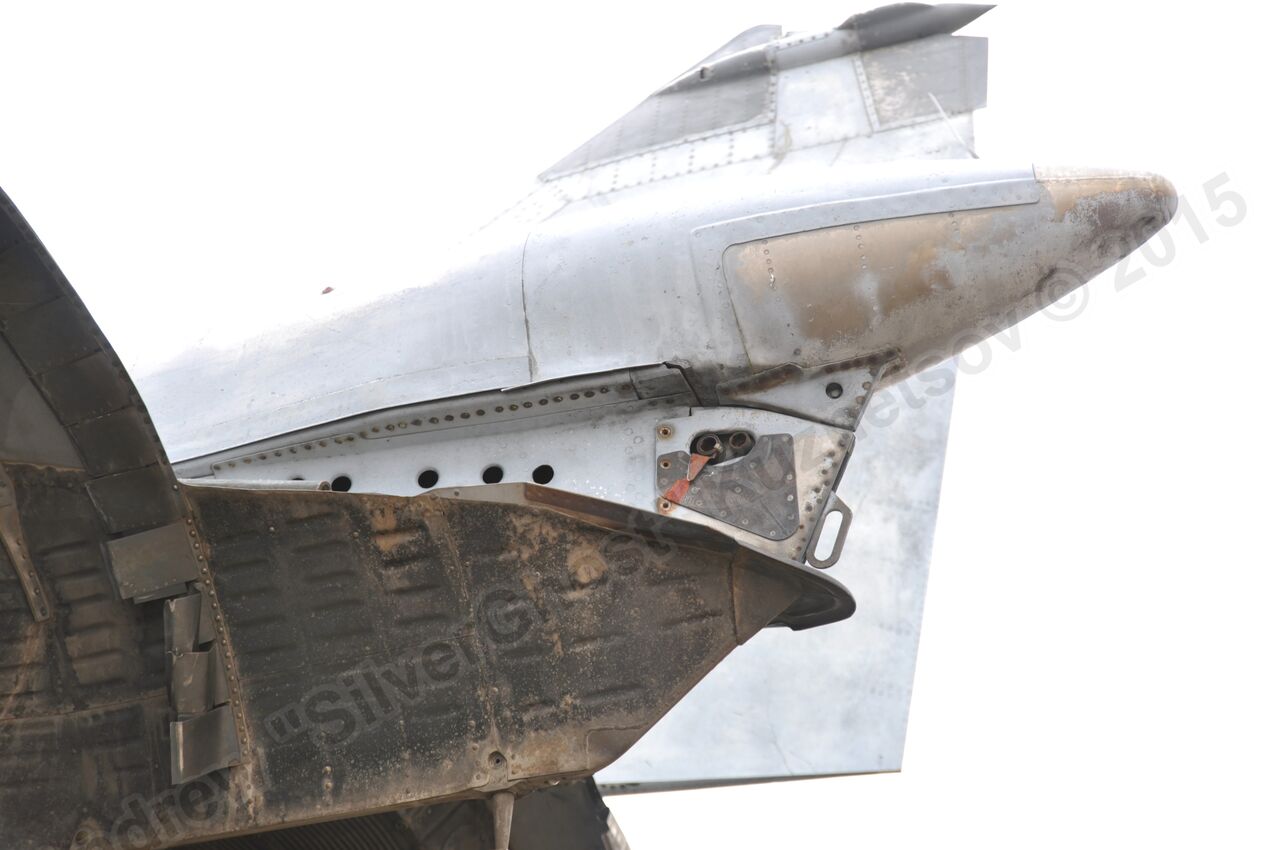 MiG-25PU_fuselage_0208.jpg