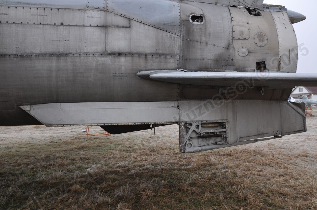 MiG-25PU_fuselage_0217.jpg