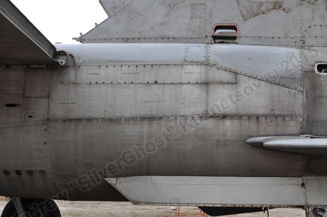 MiG-25PU_fuselage_0218.jpg